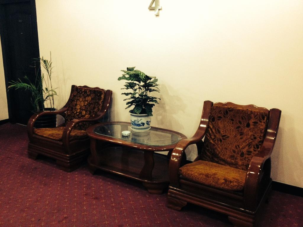 Ocean Star Holiday Inn Shanghai Esterno foto