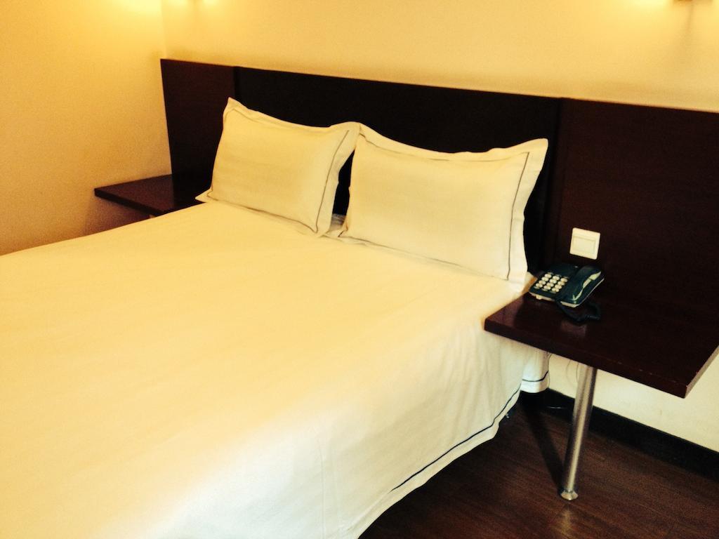 Ocean Star Holiday Inn Shanghai Esterno foto