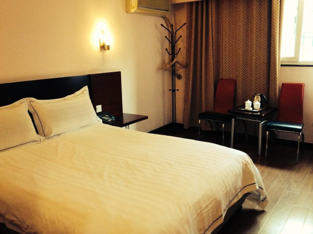 Ocean Star Holiday Inn Shanghai Esterno foto